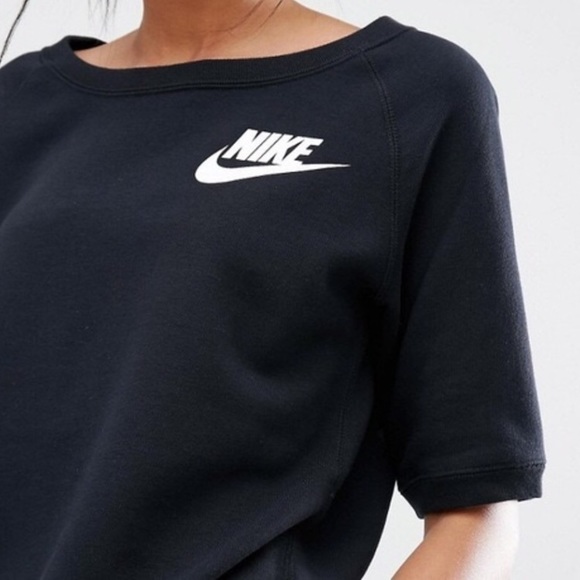 Nike Womens Short Sleeve Sweatshirt